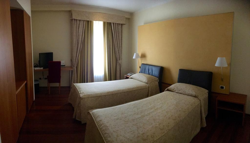 ホテル Dimora Del Barone Romagnano Sesia エクステリア 写真